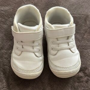 Classic White Kids Shoes / Unisex